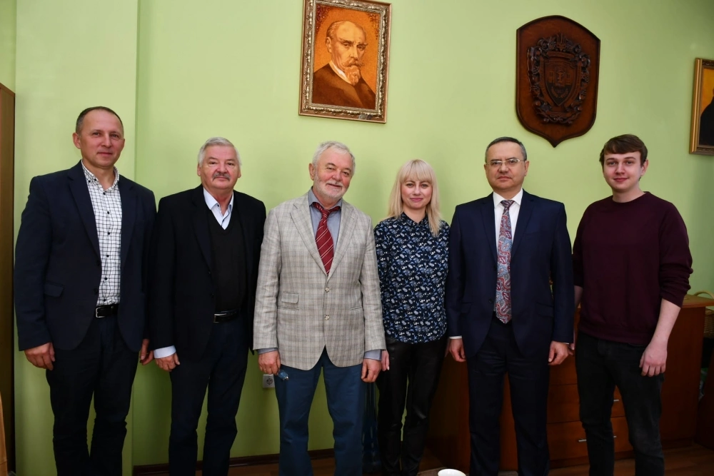 Голова Поважної Ради нагородив Подяками представників Тернопільської Регіональної ради